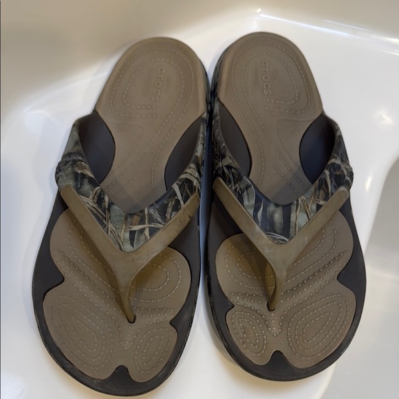 CROCS Brown and Green Camouflage Sandals - Picture 1 of 9